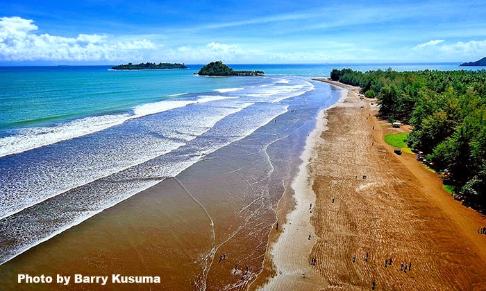 Objek Wisata Pantai Air Manis & Batu Malin Kundang