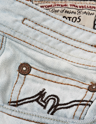 PANTALONES VAQUEROS BLANCOS PT05