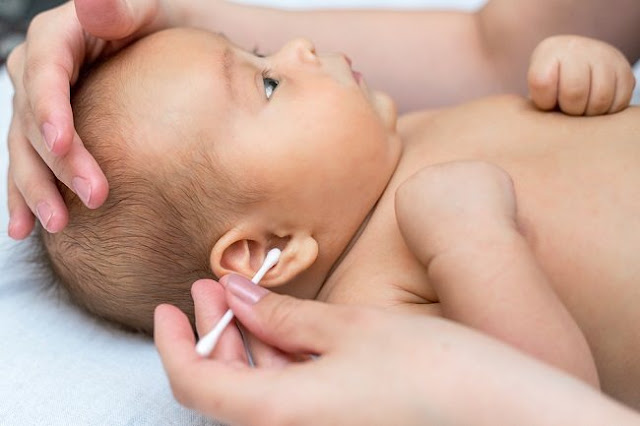 How to Clean the Right Baby Ear