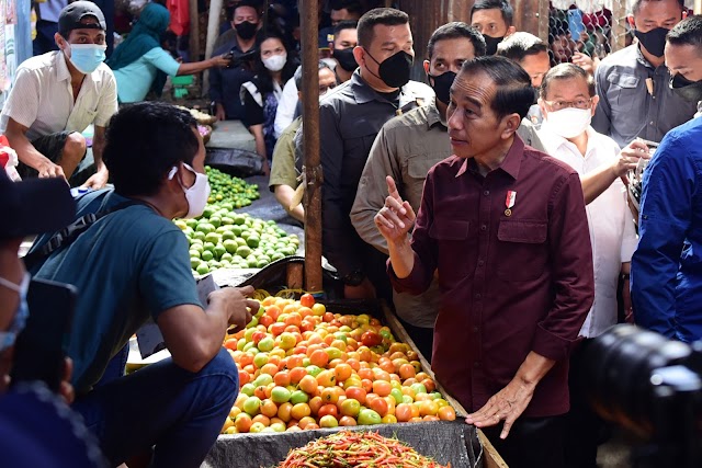 Presiden Cek Harga Sembako di Pasar Airmadidi Minahasa Utara