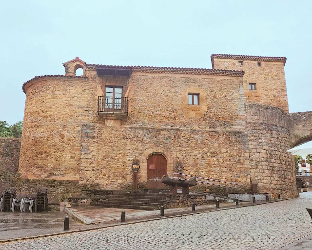 Palazzo Valdés-Salas