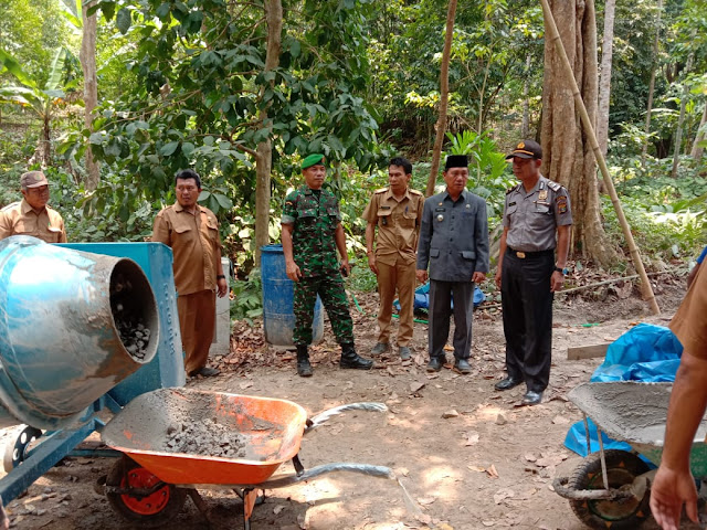 Camat Monitoring Alokasi Dana Desa Rajabasa Kabupaten Lampung Selatan