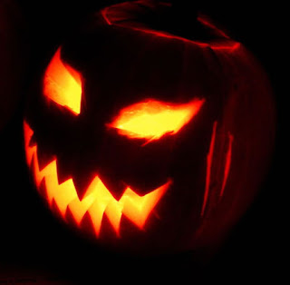  A Jack-o'-lantern for Halloween/Cadugərlər bayramı üçün bir balqabaq(və ya Cək) fənəri