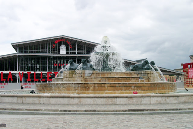 La Grande Halle, Place de la Fontaine-aux-Lions, Paris