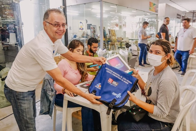 Cícero Lucena entrega 1.200 tablets aos agentes comunitários de saúde de João Pessoa