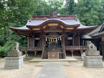 素鵞神社・拝殿