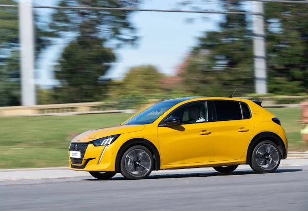 Novo Peugeot 208 2022 GT 1.2 Turbo automático chega à Argentina - fotos e preços