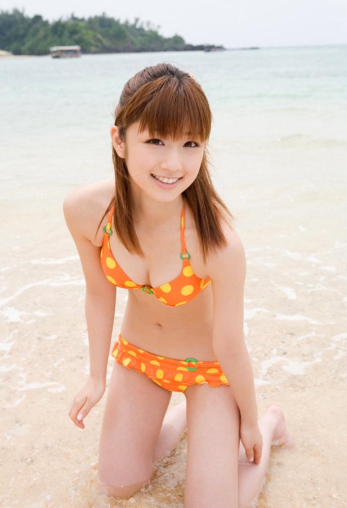 yuko ogura sexy polka dots bikini photos 01