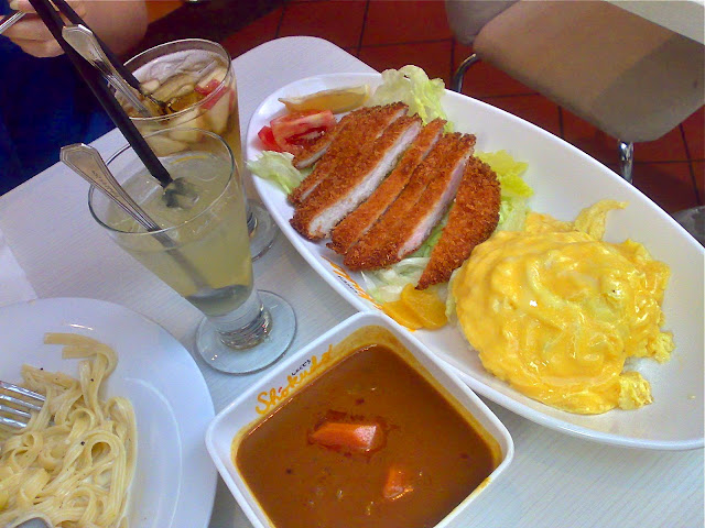 Curry Pork Cutlet Omu Rice at Shokudo Cafe