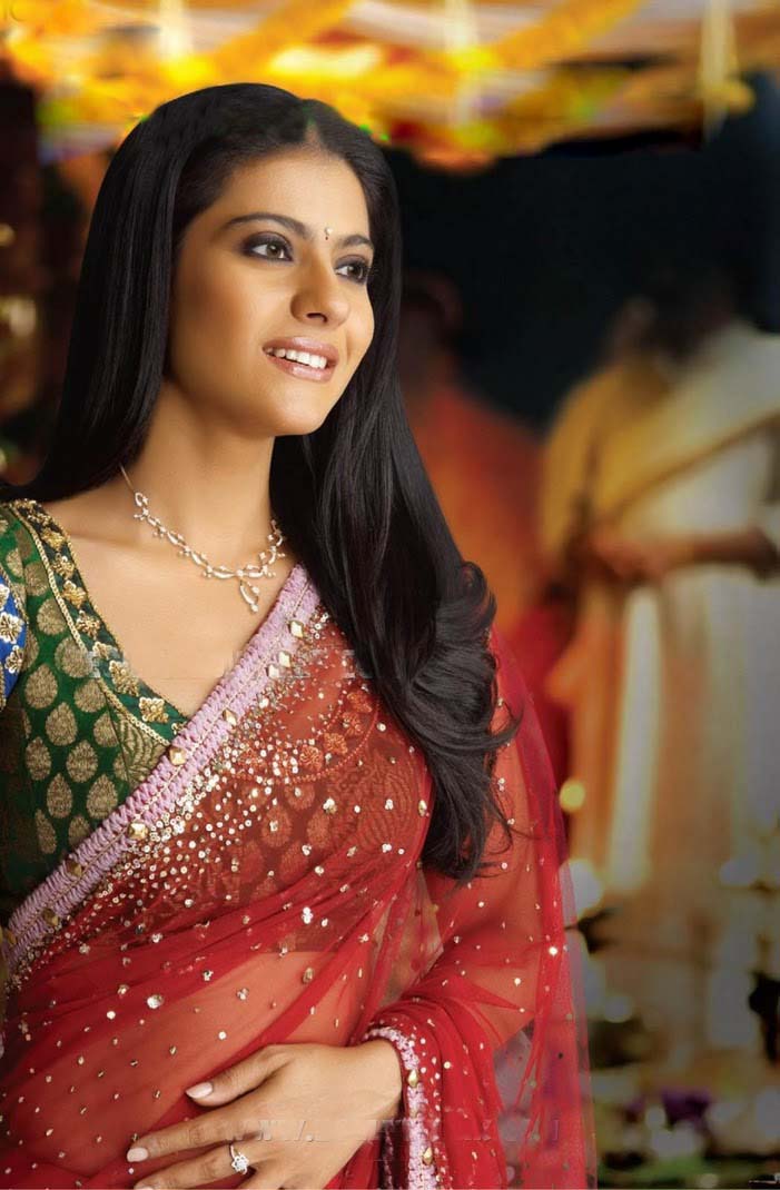 Bollywood movie heroine Kajol latest sexy red saree ...