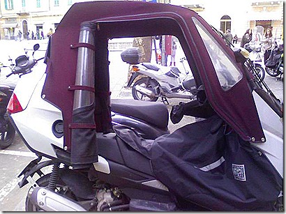 Foto0013,scooter usati,scooter tetto,tettuccio scooter,scooter cabrio,scooter coperto,scooter coperti,scooter pioggia,tergicristallo scooter