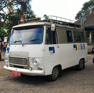 Mobil Peugeot Antik RRI Solo