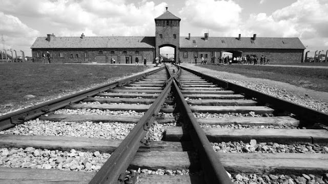 20 mai-Primii prizonieri ajung la Auschwitz