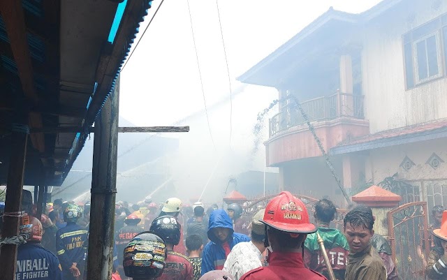 Tepat Sholat Jumat, Sijago Merah Membakar Pemukiman Seberang Masjid