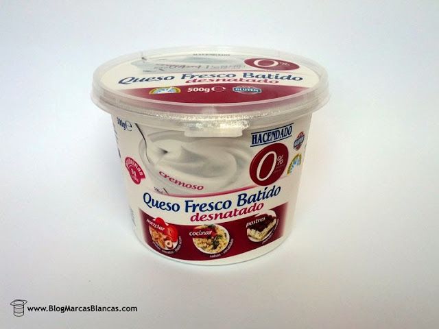 Queso fresco batido desnatado Hacendado de Mercadona con 8% de proteínas y 0% de grasas.