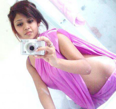 Indian model naked pic leaked, Indian celeb naked pictures caught on camera, Indian auntie wardrobe malfunction pictures
