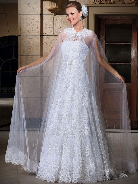 elegant-white-christmas-wedding-dress-with-lace-and-tulle