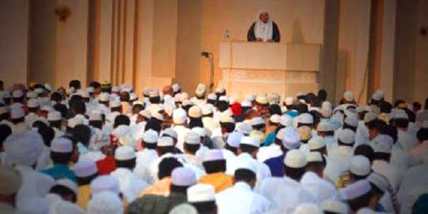 Doa Saat Imam Duduk Antara Dua Khutbah dan Shalawat pada Hari Jumat