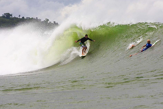 surfing astillero rivermouth nicaragua