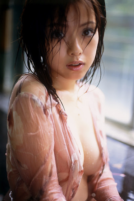 Hitomi Ito : Hot Gravure babe