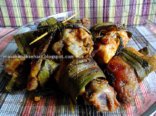 Resep Ayam Goreng Bungkus Daun Pandan Ala Rumahan