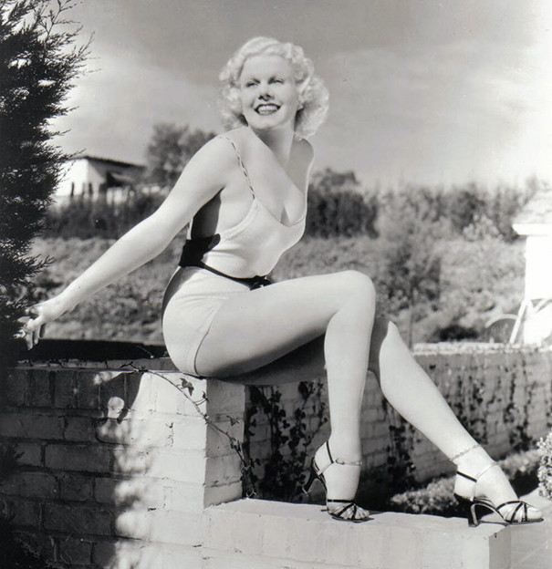 How The Female Body Standards Have Been Altered Over 100 Years - Jean Harlow