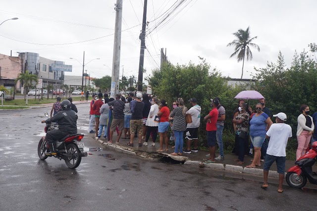 Alagoinhenses enfrentam longa fila para vacinação neste sábado