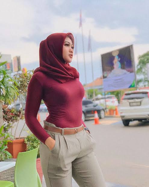 Kumpulan cerita ukhti nonjol, baca disini