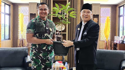Sowan ke Kopassus, PPWI Bawakan Bibit Pohon Buah-buahan dari Lampung Timur