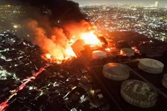  Jakarta Utara menjadi lokasi yang terdampak langsung kebakaran pipa bahan bakar minyak Asal Usul Tanah Merah: Sengketa Sejak 1960-an