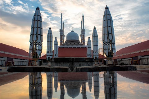 Kala Magrib di Masjid Agung Jawa Tengah
