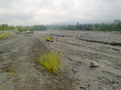 Penambang Pasir Kali Putih