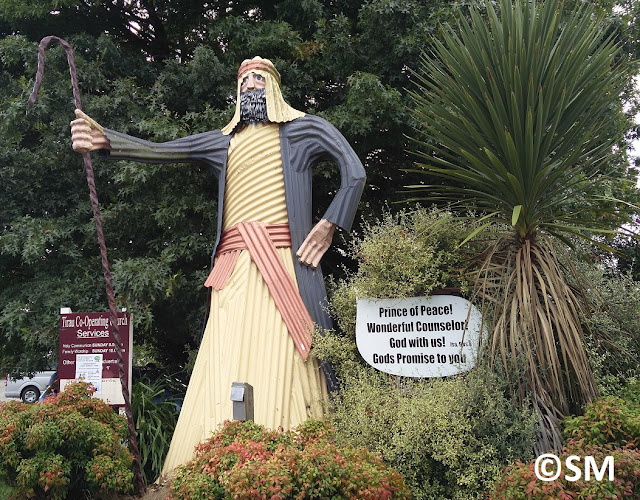 Photo de berger devant l'église de Tirau sur la rue principale Nouvelle-Zélande