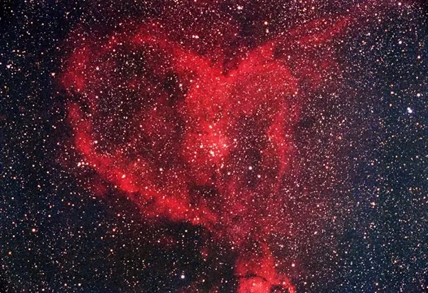 Valentine dari Antariksa: Nebula Hati