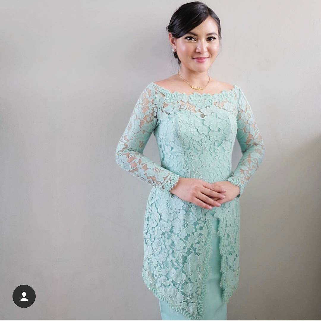 14 Contoh Model Kebaya Modern Untuk Ibu Hamil Modis