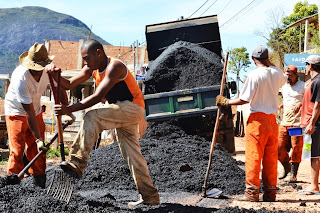 Asfaltamento da Álvaro Pana deverá utilizar cerca de 100 caminhões de material