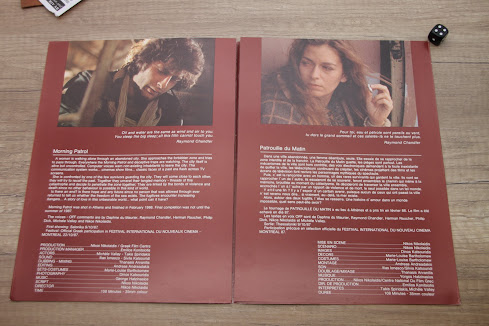 Zwei Bilder aus dem Film mit viel Text dazu