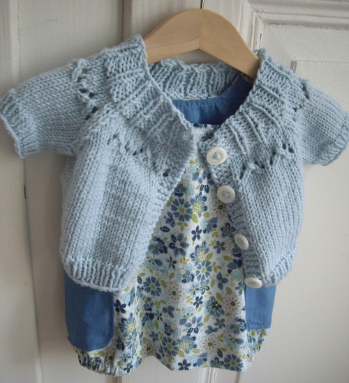  Lille Mille Baby Cardigan - Free Pattern