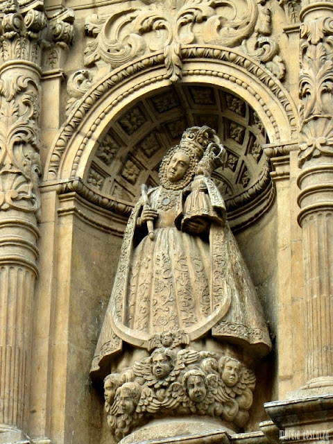 Virgen del cuello tuerto