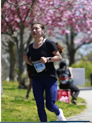 Ari is shown on the Providence Marathon course.