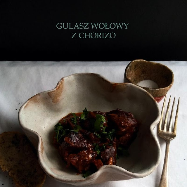 Gulasz wołowy z chorizo z wolnowaru