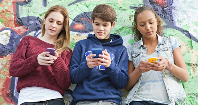 Teenagers With Smartphones