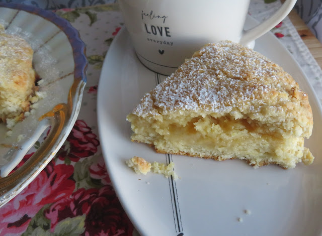 Fresh Ginger Scones Filled with Lemon