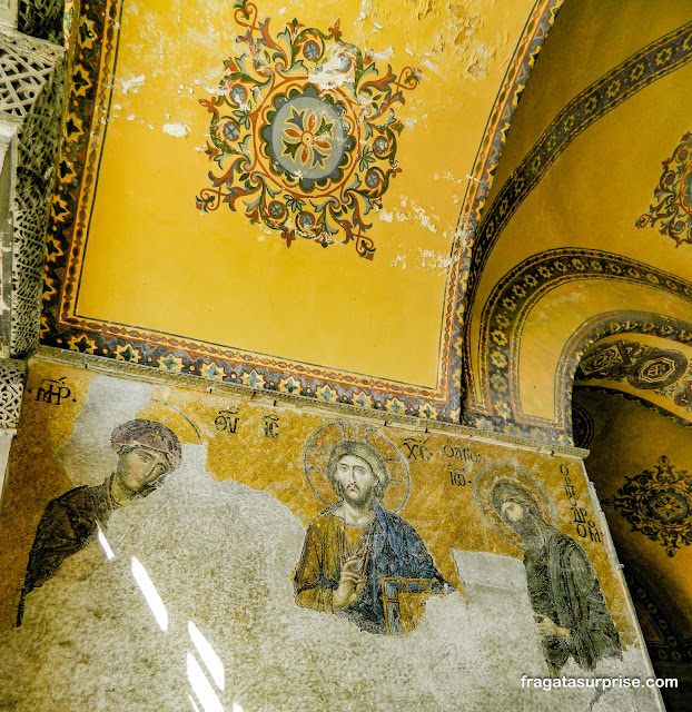 Decoração islâmica e mosaicos bizantinos na Basílica de Santa Sofia, Istambul