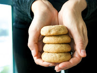 THE BEST SOFT AND CHEWY PEANUT BUTTER COOKIES