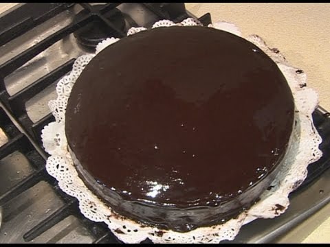 How to Bake a Cake on Your Stovetop