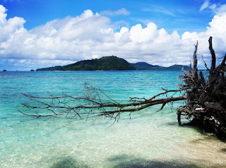 Tempat Wisata KEPULAUAN SULA yang Wajib Dikunjungi (Provinsi Maluku Utara)