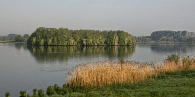 Bentuk Danau Paling Unik Di Dunia