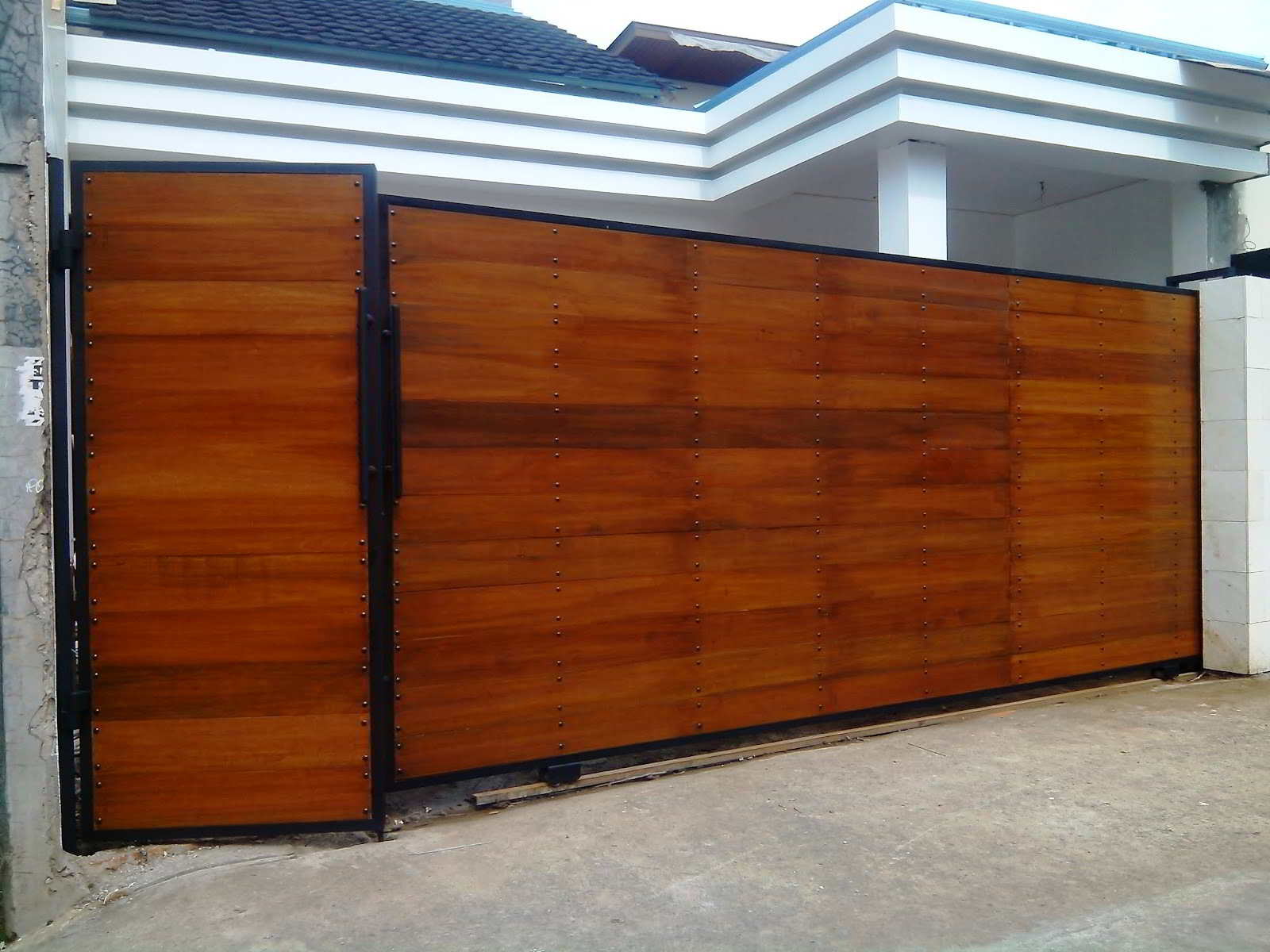 60 model desain pintu pagar  rumah  minimalis  terbaru kayu  