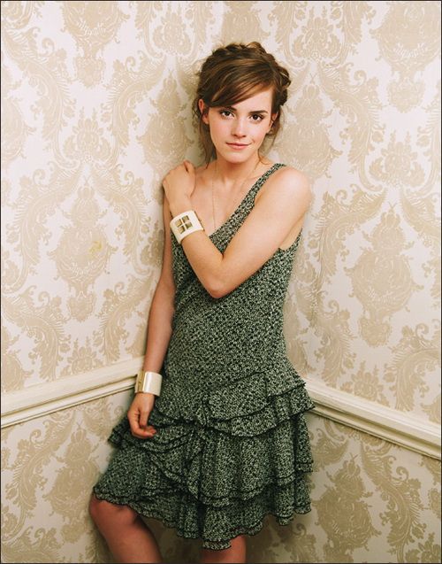 hot beautiful girl Emma Watson pictures gallery